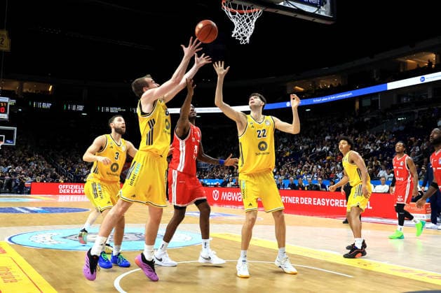 October 3, 2026, Germany, GER, DEU, Basketball, 1st Bundesliga, Day 1, 2026–2027 Season, Berlin, ALBA Berlin vs. Bamberg MALTE DELOW ALBA Berlin 6, Nevio Bennefeld ALBA Berlin 22, Hason Ward Bamberg 20 nordphoto GmbH Engler Berlin Uber Arena Berlin Germany Copyright: xNordphotox xEnglerx