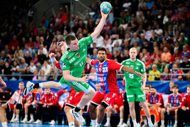 Bietigheim HBL 26 27 SG BBM Bietigheim Fuechse Berlin (from left): Fynn Nicolaus (Bietigheim), Nils Lichtlein (Berlin), Nikola Vlahovic (Bietigheim) Bietigheim-Bissingen Egetrans Arena Baden-Württemberg, Germany