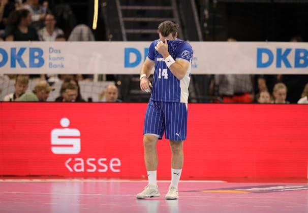 Photo: Teitur Örn Einarsson looking dejected during the Gummersbach Men s Handball 1st Bundesliga match on Sat, Oct. 3, 2026: THW Kiel vs. VfL Gummersbach