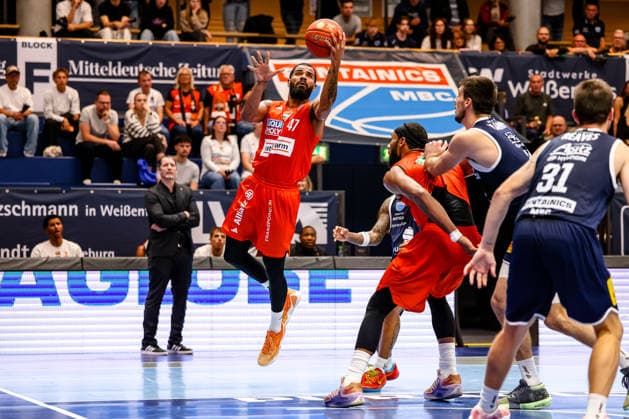 Marvin Heckel, Ratiopharm Ulm, 47, jumps, shoots the ball, on the ball, GER, Syntainics MBC vs. Ratiopharm Ulm, basketball, 1. Bundesliga, Matchday 4, 2026–2027 season, October 3, 2026, GER, Syntainics MBC vs. Ratiopharm Ulm, basketball, 1st Bundesliga, Matchday 4, 2026–2027 season, October 3, 2026, Weissenfels Copyright: xEibner-Pressefoto LauraxRoemerx EP_LRR