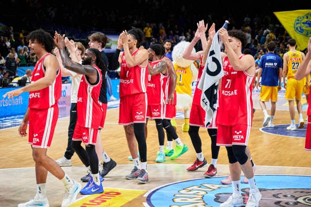 Bamberg Baskets Celebrate Victory, GER, ALBA Berlin vs. BMA 365 Bamberg Baskets, Men s Basketball, easy Credit BBL, 2026–27 Season, Matchday 4, October 3, 2026 GER, ALBA Berlin vs. BMA 365 Bamberg Baskets, Men s Basketball, easyCredit BBL, 2026–27 Season, Matchday 4, October 3, 2026 Berlin Copyright: xClaudiusxRauch,xEibner-Pressefotox xClaudiusxRauchx EP_CRH