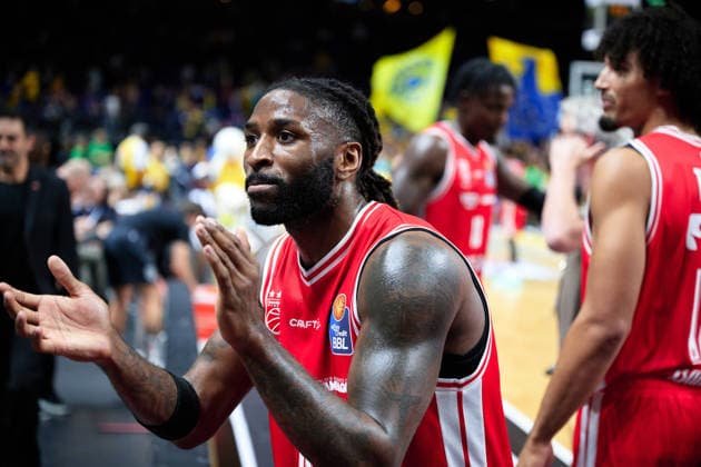 Bamberg Baskets Celebrate Victory, Jordan Jones Bamberg Baskets, 04, GER, ALBA Berlin vs. BMA 365 Bamberg Baskets, Men s Basketball, easy Credit BBL, 2026–27 Season, Matchday 4, October 3, 2026, GER, ALBA Berlin vs. BMA 365 Bamberg Baskets, Men s Basketball, easyCredit BBL, 2026–27 Season, Matchday 4, October 3, 2026, Berlin Copyright: xClaudiusxRauch,xEibner-Pressefotox xClaudiusxRauchx EP_CRH