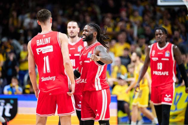 Richard Balint (Bamberg Baskets), 11, and Jordan Jones (Bamberg Baskets), 04, celebrate their victory, GER, ALBA Berlin vs. BMA 365 Bamberg Baskets, Men s Basketball, easy Credit BBL, 2026–27 Season, Matchday 4, October 3, 2026, GER, ALBA Berlin vs. BMA 365 Bamberg Baskets, Men s Basketball, easyCredit BBL, 2026–27 Season, Matchday 4, October 3, 2026, Berlin Copyright: xClaudiusxRauch,xEibner-Pressefotox xClaudiusxRauchx EP_CRH