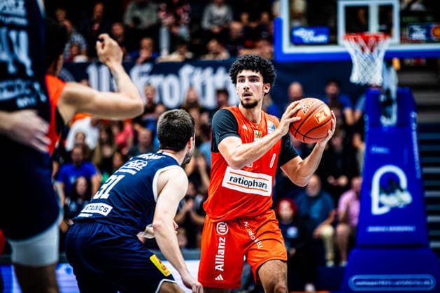 BB 1BL Men s Syntainics MBC vs. Ratiopharm Ulm: Adam Atamna of Ratiopharm Ulm during the 2026–2027 season in the 1 EasyCredit Bundesliga on Matchday 4 between Syntainics MBC and Ratiopharm Ulm at the Stadthalle Weissenfels on October 3 October 2026 in Weissenfels, Saxony-Anhalt, Germany