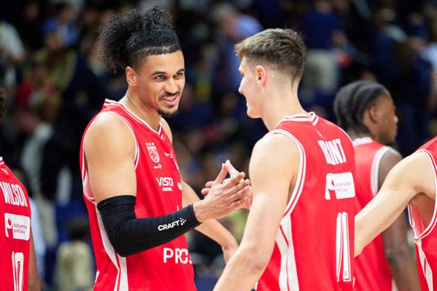 Jonathan Baehre (Bamberg Baskets), 01, Richard Balint (Bamberg Baskets), 11, celebrating, GER, ALBA Berlin vs. BMA 365 Bamberg Baskets, Men s Basketball, easy Credit BBL, 2026–27 Season, Matchday 4, October 3, 2026 GER, ALBA Berlin vs. BMA 365 Bamberg Baskets, Men s Basketball, easyCredit BBL, 2026–27 Season, Matchday 4, October 3, 2026 Berlin Copyright: xClaudiusxRauch,xEibner-Pressefotox xClaudiusxRauchx EP_CRH