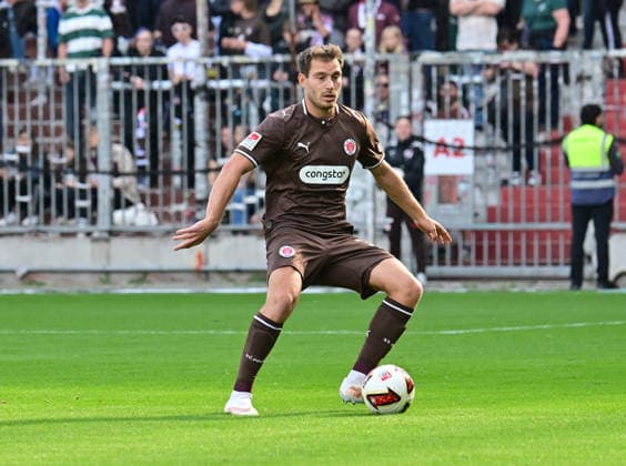 October 3, 2026, GER Soccer, Men, Bundesliga, Friendly Match, 2026–2027 Season, Hamburg, FC St. Pauli vs. Borussia Mönchengladbach, Individual Play, Landscape Orientation, Lars Ritzka, Pauli 21. DFB and DFL regulations prohibit any use of photographs as image sequences and or quasi-video. Hamburg, Millerntorstadion, Hamburg, Germany Copyright: xnordphotoxGmbH xWitkex