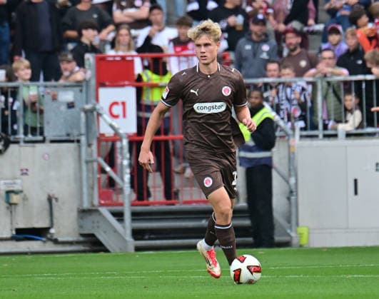 October 3, 2026, GER Soccer, Men, Bundesliga, Friendly Match, 2026–2027 Season, Hamburg, FC St. Pauli vs. Borussia Mönchengladbach, Individual Play, Landscape Orientation, Sam Klein, Pauli 22. DFB and DFL regulations prohibit any use of photographs as image sequences and or quasi-video. Hamburg, Millerntorstadion, Hamburg, Germany Copyright: xnordphotoxGmbH xWitkex
