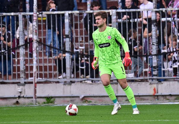 October 3, 2026, GER Soccer, Men, Bundesliga, Friendly Match, 2026–2027 Season, Hamburg, FC St. Pauli vs. Borussia Mönchengladbach, individual play, landscape orientation, goalkeeper Ben Voll, Pauli 01. DFB and DFL regulations prohibit any use of photographs as image sequences and or quasi-video. Hamburg Millerntorstadion, Hamburg, Germany Copyright: xnordphotoxGmbH xWitkex
