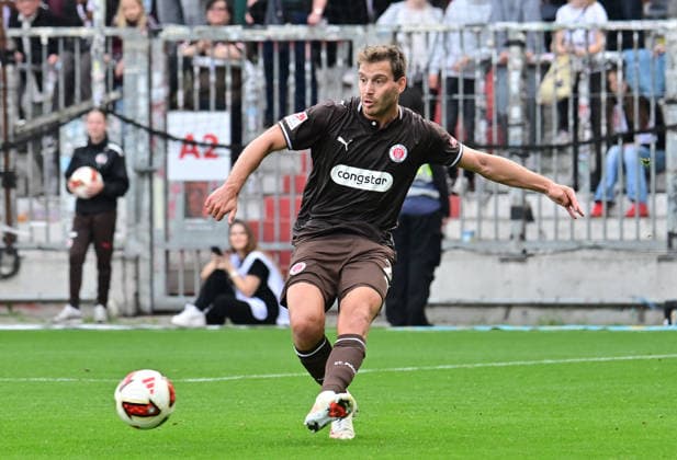 October 3, 2026, GER Soccer, Men, Bundesliga, Friendly Match, 2026–2027 Season, Hamburg, FC St. Pauli vs. Borussia Mönchengladbach, Individual Play, Landscape Orientation, Lars Ritzka, Pauli 21. DFB and DFL regulations prohibit any use of photographs as image sequences and or quasi-video. Hamburg, Millerntorstadion, Hamburg, Germany Copyright: xnordphotoxGmbH xWitkex
