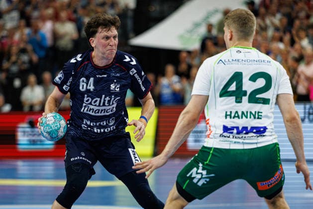Opel HBL SG Flensburg Handewitt vs. FRISCH AUF Göppingen, October 3, 2026, Lasse Kjaer Moller, No. 64, SG Flensburg Handewitt vs. Martin Hanne No. 42, Frisch auf Göppingen Opel HBL SG Flensburg Handewitt vs. FRISCH AUF Göppingen, GGW Arena on October 3, 2026 Copyright: xBEAUTIFULxSPORTS MarioxM.xKobergx