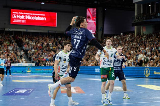 Opel HBL SG Flensburg Handewitt vs. FRISCH AUF Göppingen, October 3, 2026—Aksel Horgen, No. 27, SG Flensburg Handewitt on the attack Opel HBL SG Flensburg Handewitt vs. FRISCH AUF Göppingen, GGW Arena on October 3, 2026 Copyright: xBEAUTIFULxSPORTS MarioxM.xKobergx