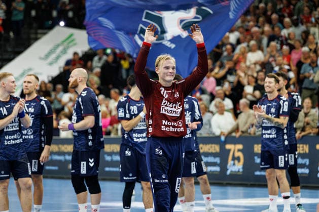 Opel HBL SG Flensburg Handewitt vs. FRISCH AUF Göppingen, October 3, 2026—Celebrations after the victory by Simon Möller, No. 30, SG Flensburg Handewitt Opel HBL SG Flensburg Handewitt vs. FRISCH AUF Göppingen, GGW Arena on October 3, 2026 Copyright: xBEAUTIFULxSPORTS MarioxM.xKobergx