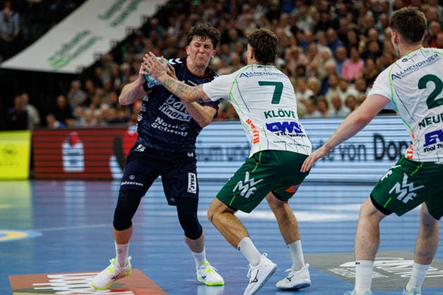 Opel HBL SG Flensburg Handewitt vs. FRISCH AUF Göppingen, October 3, 2026, Lasse Kjaer Moller No. 64, SG Flensburg Handewitt vs. Victor Klöve No. 07, Frisch auf Göppingen Opel HBL SG Flensburg Handewitt vs. FRISCH AUF Göppingen, GGW Arena on October 3, 2026 Copyright: xBEAUTIFULxSPORTS MarioxM.xKobergx