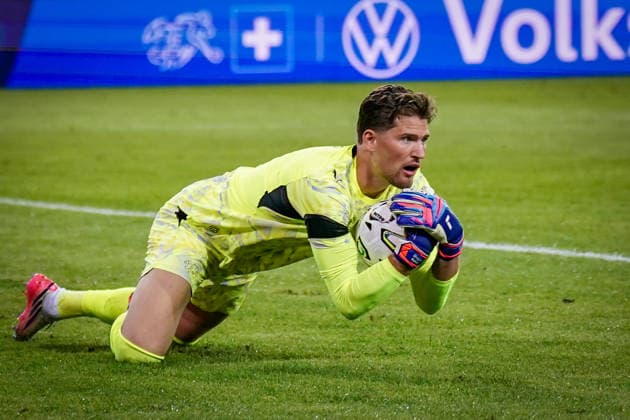 Soccer: UEFA Nations League 2026–2027, Matchday 3: Switzerland vs. Slovenia at Thermoplan Arena, Lucerne; Gregor Kobel (Switzerland), 1: facial expression, emotion, on the ball Copyright: xJOERANxSTEINSIEKx