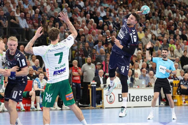 October 3, 2026, xBHAx, Handball, Opel HBL, 2026–2027 Season, 1 HBL, SG Flensburg Handewitt vs. FRISCH AUF Göppingen, GGW Arena Victor Klöve FRISCH AUF Göppingen, 7 defenders against Marko Grigic of SG Flensburg Handewitt, 17 Schleswig-Holstein Deutschkand