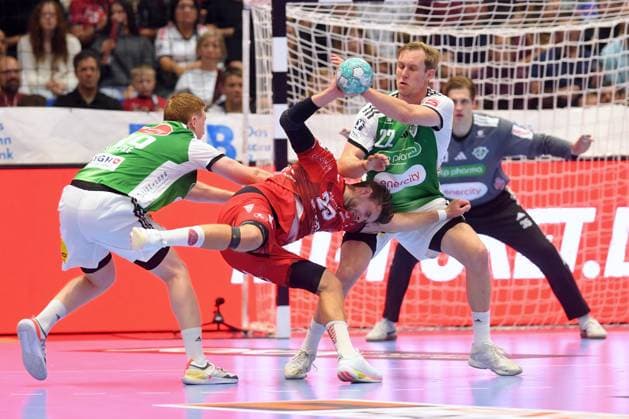 Olle Forsell Schefvert, MT Melsungen 25 (on the ball), Lukas Stutzke, TSV Hannover Burgdorf 39 (L), Marian Michalczik, TSV Hannover Burgdorf 22, GER, MT Melsungen vs. TSV Hannover Burgdorf, Handball, 1st Bundesliga, Matchday 7, 2026–2027 season, October 3, 2026, GER, MT Melsungen vs. Hannover Burgdorf, Handball, 1st Bundesliga, Matchday 7, 2026–2027 Season, October 3, 2026, Kassel Copyright: xEibner-Pressefotox xRolandxSippelx EP_RSL