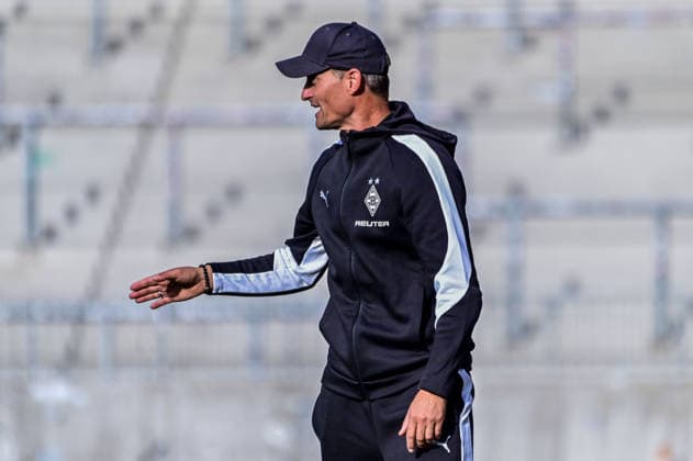 Alexander Blessin, Coach, Gladbach, Germany; Hamburg, Millerntor Stadium; Soccer; Bundesliga 1 and 2; FC St. Pauli, Borussia Mönchengladbach
