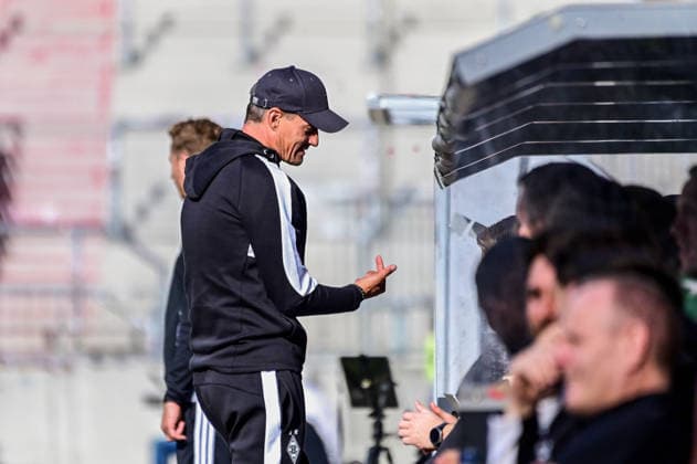 Alexander Blessin, Coach, Gladbach, Germany; Hamburg, Millerntor Stadium; Soccer; Bundesliga 1 and 2; FC St. Pauli, Borussia Mönchengladbach