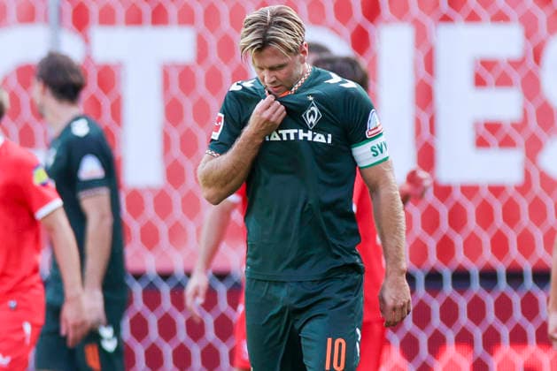 Niclas Fuellkrug of Werder Bremen looks disappointed during the friendly match between FC Twente Enschede and Werder Bremen at De Grolsch Veste on October 2, 2026, in Enschede, Netherlands Photo by Marco Steinbrenner DeFodi Images Niclas Fuellkrug of Werder Bremen looks dejected during the friendly match between FC Twente Enschede and Werder Bremen at De Grolsch Veste on October 2, 2026, in Enschede, Netherlands Photo by Marco Steinbrenner, DeFodi Images Photo by Marco Steinbrenner, DeFodi Images