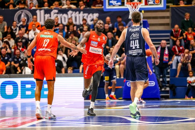 Michael Rataj (Ratiopharm Ulm), No. 12, and Oluwasimisola Shittu (Ratiopharm Ulm), No. 45, high-five after scoring a basket, GER, Syntainics MBC vs. Ratiopharm Ulm, Basketball, 1st Bundesliga, Matchday 4, 2026–2027 season, October 3, 2026, GER, Syntainics MBC vs. Ratiopharm Ulm, Basketball, 1st Bundesliga, Matchday 4, 2026–2027 season, October 3, 2026, Weissenfels Copyright: xEibner-Pressefoto LauraxRoemerx EP_LRR
