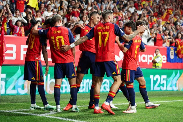 October 3, 2026, Oviedo, Asturias, Spain: Lamine Yamal of Spain celebrates after scoring his team s first goal with teammates during the UEFA Nations League 2026 27 group phase match between Spain and Czech Republic at Carlos Tartiere stadium on October 03, 2026, in Oviedo, Spain. Spain V Czech Republic - UEFA Nations League 2026 27 Group A3 MD3  - ZUMAa181 20261003_zaa_a181_070 Copyright: xIrinaxR.xHx