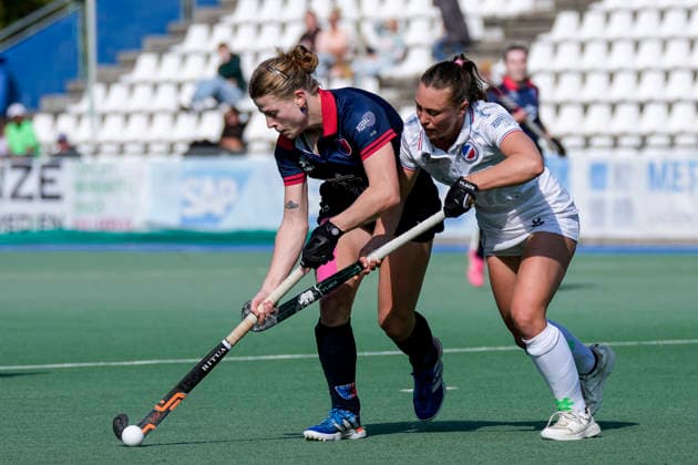 From left: Luzie Franz (BHC), 12, Agustina Habif (MHC), 5, tackle, game play, duel, tackle, tackling, dynamism, action, 03 10 2026, Mannheim, Germany, hockey, 1st Bundesliga, women’s, Mannheimer HC vs. Berliner HC xozx