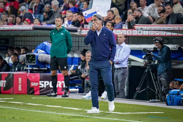 Soccer: UEFA Nations League 2026–2027, Matchday 3: Switzerland vs. Slovenia at Thermoplan Arena Lucerne; Murat Yakin, Switzerland’s coach—gestures, body language, emotion Copyright: xJOERANxSTEINSIEKx
