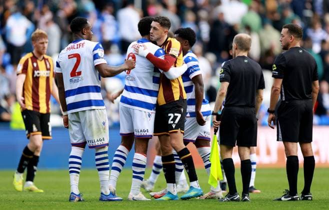 Players shake hands at full time. Reading v Bradford City, EFL Sky Bet League One, Football, Select Car Leasing Stadium, Reading, UK - 03 Oct 2026Reading Select Car Leasing Stadium United Kingdom EDITORIAL USE ONLY No use with unauthorised audio, video, data, fixture lists, club league logos or live services. Online in-match use limited to 120 images, no video emulation. No use in betting, games or single club league player publications. Copyright: xJamesxMarsh Shutterstockx 17183697bv