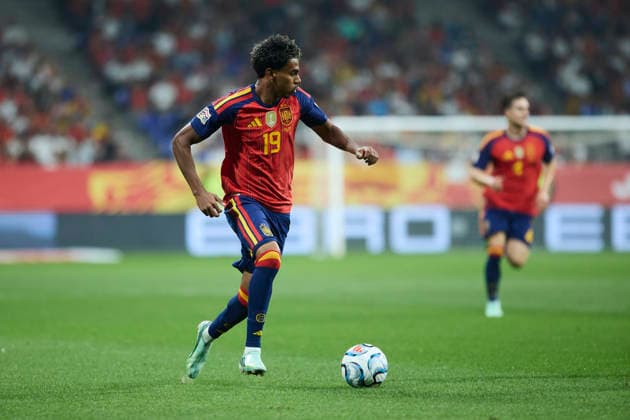 Spain - Czech Republic - UEFA Nations League 2026 27 OVIEDO, SPAIN - OCTOBER 3: Lamine Yamal of Spain runs with the ball during the UEFA Nations League 2026 27 group phase match between Spain and Czech Republic at the Carlos Tartiere Stadium on October 3, 2026 in Oviedo, Spain. (Photo by Diego Simon Photo Players Images Magara Press) Oviedo Carlos Tartiere Espana Copyright: xDiegoxSimonx