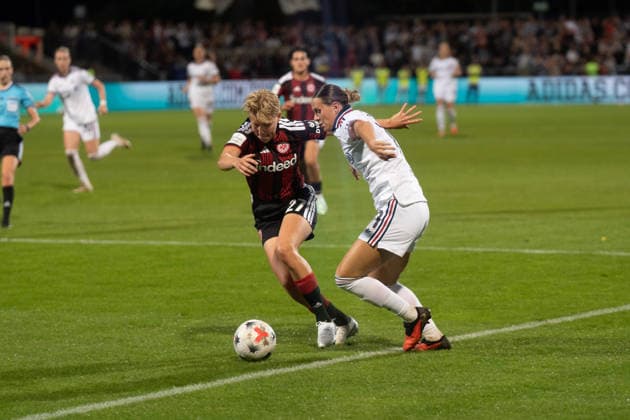 October 3, 2026, xhfmx, Soccer Google Pixel Women s Bundesliga, Eintracht Frankfurt vs. FC Bayern Munich, Paulina Krumbiegel (Eintracht Frankfurt), Klara Bühl (FC Bayern Munich), Frankfurt am Main