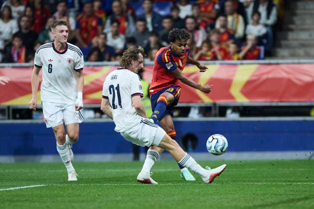 Spain - Czech Republic - UEFA Nations League 2026 27 OVIEDO, SPAIN - OCTOBER 3: Lamine Yamal of Spain in action during the UEFA Nations League 2026 27 group phase match between Spain and Czech Republic at the Carlos Tartiere Stadium on October 3, 2026 in Oviedo, Spain. (Photo by Diego Simon Photo Players Images Magara Press) Oviedo Carlos Tartiere Espana Copyright: xDiegoxSimonx
