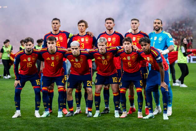 Spain v Czechia - UEFA Nations League 2026 27 Group A3 MD3 OVIEDO, SPAIN - OCTOBER 3: Players of Spain are seen during the performance of the official anthem prior to the UEFA Nations League 2026 27 group phase match between Spain and Czechia at Estadio Carlos Tartiere on October 3, 2026 in Oviedo, Spain. Oviedo Estadio Carlos Tartiere Oviedo Spain Copyright: xAlbertoxGardinx AGardin_20261003_Foot_Spa_Cze_0340