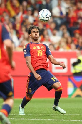RECORD DATE NOT STATED 3rd October 2026; Carlos Tartiere Stadium, Oviedo, Spain; UEFA Nations League Football, Spain versus Czech Republic; Spain 19, Lamine Yamal, controls the ball with chest and volleys it at the goal but the ball is saved AmandaxMcMaster