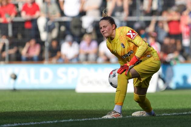 Goalkeeper Anna Reimann of SC Freiburg in action, on the ball, making a solo play during the Women s Bundesliga match between 1 FC Köln and SC Freiburg, Franz Kremer Stadium on October 3, 2026, in Cologne, Germany. Photo by Oliver Kaelke, DeFodi Images. SC Freiburg goalkeeper Anna Reimann controls the ball during the Bundesliga match between 1 FC Cologne and SC Freiburg at Franz Kremer Stadium on October 3, 2026 in Cologne, Germany. Photo by Oliver Kaelke, DeFodi Images. DFB and DFL regulations prohibit any use of photographs as image sequences and or quasi-video. Photo by Oliver Kaelke, DeFodi Images.