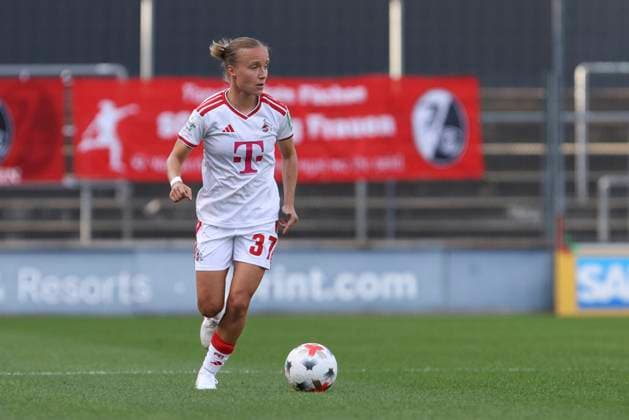 Beke Sterner of 1 FC Köln in action, on the ball, making a solo play during the Women s Bundesliga match between 1 FC Köln and SC Freiburg, Franz Kremer Stadium on October 3, 2026, in Cologne, Germany. Photo by Oliver Kaelke, DeFodi Images. Beke Sterner of 1 FC Köln controls the ball during the Bundesliga match between 1 FC Köln and SC Freiburg at Franz Kremer Stadium on October 3, 2026 in Cologne, Germany. Photo by Oliver Kaelke, DeFodi Images. DFB and DFL regulations prohibit any use of photographs as image sequences and or quasi-video. Photo by Oliver Kaelke, DeFodi Images.