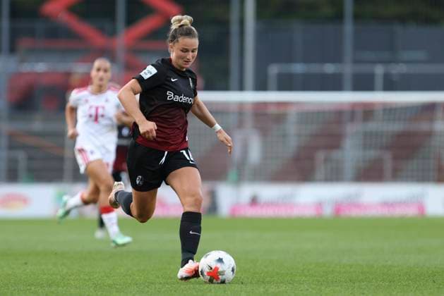 Carina Brunold of SC Freiburg in action, on the ball, making a solo run during the Women s Bundesliga match between 1. FC Köln and SC Freiburg, Franz Kremer Stadium on October 3, 2026, in Cologne, Germany. Photo by Oliver Kaelke, DeFodi Images. Carina Brunold of SC Freiburg controls the ball during the Bundesliga match between 1 FC Cologne and SC Freiburg at Franz Kremer Stadium on October 3, 2026 in Cologne, Germany. Photo by Oliver Kaelke, DeFodi Images. DFB and DFL regulations prohibit any use of photographs as image sequences and or quasi-video. Photo by Oliver Kaelke, DeFodi Images.