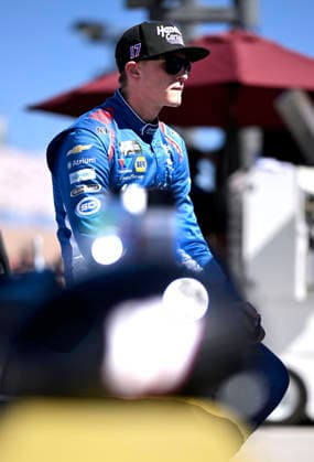 LAS VEGAS, NV - OCTOBER 03: Corey Day ( 17 Hendrick Motorsports HendrickCars.com Chevrolet) prepares for qualifying in the pit lane for the NASCAR, Motorsport, USA O™Reilly Auto Parts Series Focused Health 302 playoff race at Las Vegas Motor Speedway Saturday Oct. 3, 2026 in Las Vegas, Nevada. (Photo by Will Lester Icon Sportswire) AUTO: OCT 03 NASCAR O™Reilly Auto Parts Series Focused Health 302 EDITORIAL USE ONLY Icon26100303712