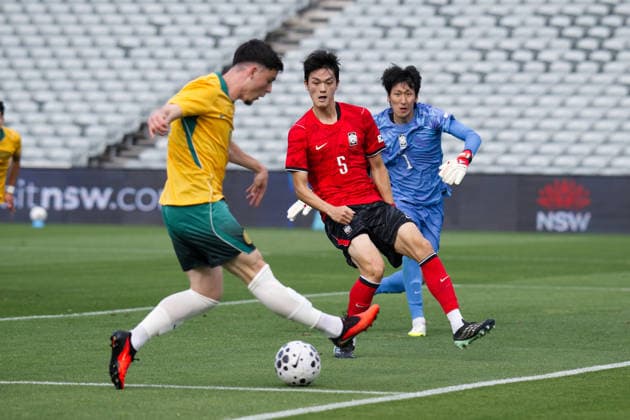 Australia Vs Korea Republic in Gosford - 03 Oct 2026 Medin Merneti (L) of Australia football team, Ko Jonghyun (C) and Kim Minsco (R) of Korea Republic football team seen in action during the U23 International Friendlies match between Australia and Korea Republic held at polytec Stadium. Final score; Australia 1:2 Korea Republic. Gosford Australia Copyright: xLuisxVeniegrax xSOPAxImagesx 20261003_FAIF_LuisVeniegra3325