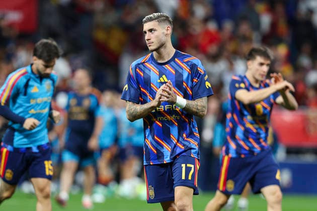 October 3, 2026, Oviedo, Asturias, Spain: Roberto Fernandez of Spain warms up during the UEFA Nations League 2026 27 group phase match between Spain and Czech Republic at Carlos Tartiere stadium on October 03, 2026, in Oviedo, Spain. Oviedo Spain - ZUMAa181 20261003_zaa_a181_145 Copyright: xIrinaxR.xHx