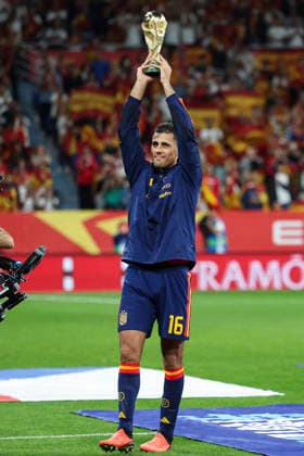 October 3, 2026, Oviedo, Asturias, Spain: Rodri of Spain presents the World Cup Trophy to the fans during the UEFA Nations League 2026 27 group phase match between Spain and Czech Republic at Carlos Tartiere stadium on October 03, 2026, in Oviedo, Spain. Oviedo Spain - ZUMAa181 20261003_zaa_a181_140 Copyright: xIrinaxR.xHx