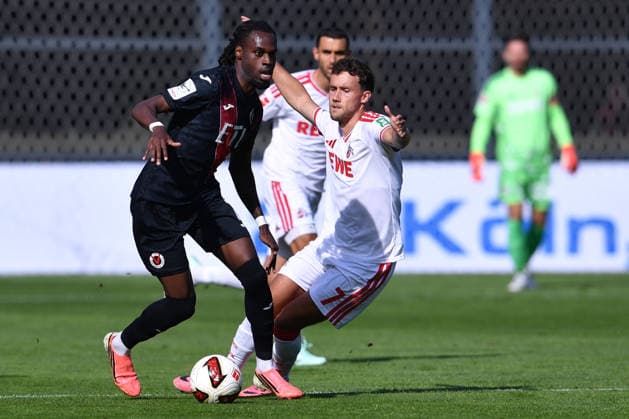 Soccer Friendly Match: FC Viktoria Köln vs. FC Köln on October 3, 2026, at Sportpark Höhenberg in Cologne. Yannick Tonye (Cologne), left; Luca Waldschmidt (Cologne), right xRx