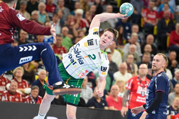 Handball I Men I 2026–2027 Season I Bundesliga I Matchday 7 I SG Flensburg Handewitt vs. HC Hamburg I October 3, 2026; from left: Oskar Neudeck 2, Frisch Auf Göppingen, Simon Pytlick 2, SG Flensburg Handewitt Copyright: xLobeca JanxKirschnerx