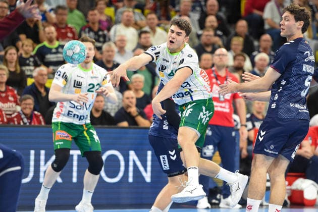 Handball I Men I 2026–2027 Season I Bundesliga I Matchday 7 I SG Flensburg Handewitt vs. HC Hamburg I October 3, 2026; from left: Elias Newel 40, Frisch Auf Göppingen, Niclas Kirkelökke 5, SG Flensburg Handewitt Copyright: xLobeca JanxKirschnerx