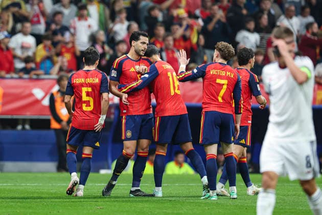 October 3, 2026, Oviedo, Asturias, Spain: Mikel Merino of Spain celebrates after scoring his team s third goal with teammates during the UEFA Nations League 2026 27 group phase match between Spain and Czech Republic at Carlos Tartiere stadium on October 03, 2026, in Oviedo, Spain. Oviedo Spain - ZUMAa181 20261003_zaa_a181_130 Copyright: xIrinaxR.xHx