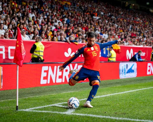 Spain v Czechia - UEFA Nations League 2026 27 Group A3 MD3 OVIEDO, SPAIN - OCTOBER 3: Alex Baena of Spain takes a corner kick during the UEFA Nations League 2026 27 group phase match between Spain and Czechia at Estadio Carlos Tartiere on October 3, 2026 in Oviedo, Spain. Oviedo Estadio Carlos Tartiere Oviedo Spain Copyright: xAlbertoxGardinx AGardin_20261003_Foot_Spa_Cze_0506