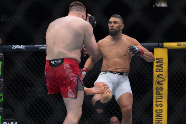 October 3, 2026, Salt Lake City, Utah, USA: JOHNNY WALKER defeated MICK PARKIN by KO (knee) at 3:35 of Round 1during UFC 332 at the Delta Arena in Utah. Salt Lake City USA - ZUMAo117 20261003_zsp_o117_027 Copyright: xMikaelxOnax