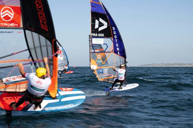 PWA Citroën World Windsurfing Tour Sylt 2026 Day 8 Slalom Foil Men Sylt Westerland, October 3, 2026 Cedric Bordes Slalom Foil Men, France, FRA 91 Sacha Fortune Slalom Foil Men, France, FRA 655 PWA Citroën World Windsurfing Tour Sylt 2026 Day 8 Slalom Foil Men on October 3, 2026, off Brandenburger Beach, motorboat on Sylt, Westerland, Germany Copyright: xBEAUTIFULxSPORTS AndreasxDickx