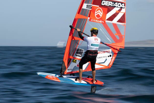PWA Citroën World Windsurfing Tour Sylt 2026 Day 8 Slalom Foil Men Sylt Westerland, October 3, 2026 Fabian Wolf Slalom Foil Men, Germany, GER 404 PWA Citroën World Windsurfing Tour Sylt 2026 Day 8 Slalom Foil Men on October 3, 2026, off Brandenburger Beach, motorboat on Sylt, Westerland, Germany Copyright: xBEAUTIFULxSPORTS AndreasxDickx