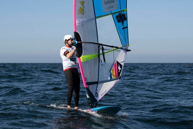 PWA Citroën World Windsurfing Tour Sylt 2026 Day 8 Slalom Foil Men Sylt Westerland, October 3, 2026 Scotty Stallman Slalom Foil Men, England, GBR 68 PWA Citroën World Windsurfing Tour Sylt 2026 Day 8 Slalom Foil Men on October 3, 2026, off Brandenburger Beach, motorboat on Sylt, Westerland, Germany Copyright: xBEAUTIFULxSPORTS AndreasxDickx