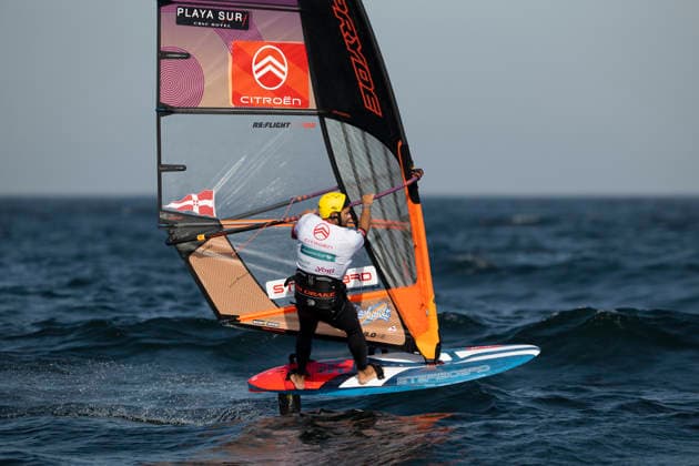 PWA Citroën World Windsurfing Tour Sylt 2026 Day 8 Slalom Foil Men Sylt Westerland, October 3, 2026 Matteo Iachino Slalom Foil Men, Italy, ITA 140 PWA Citroën World Windsurfing Tour Sylt 2026 Day 8 Slalom Foil Men on October 3, 2026, off Brandenburger Beach, motorboat on Sylt, Westerland, Germany Copyright: xBEAUTIFULxSPORTS AndreasxDickx